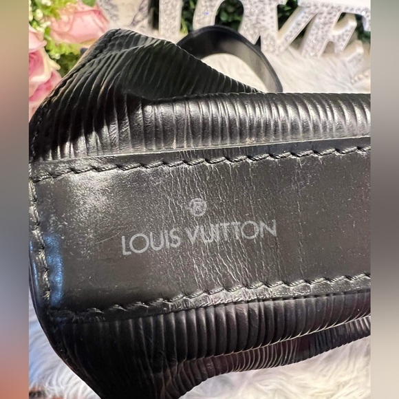 Louis Vuitton Epi Noe backpack with small wallet - Picture 13 of 14